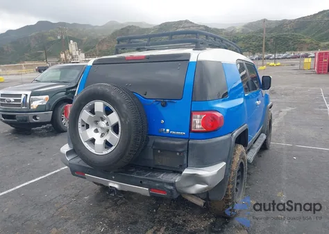 2007 Toyota Fj Cruiser z USA, uszkodzony, nr VIN JTEBU11F470070581